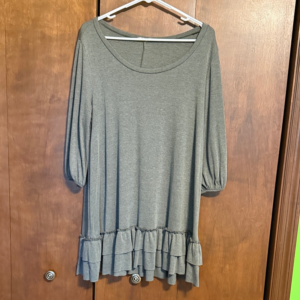 Easel Gray Ruffle Hem Tunic Top